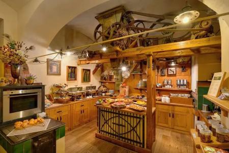 Selsky Dvur - Bohemian Village Courtyard - 10