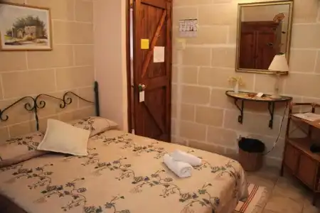 Green Grove Guest House - 14