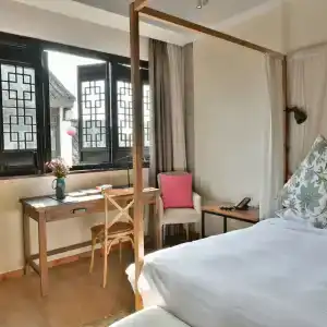 Blossom Hill Inn · Shantang - 84