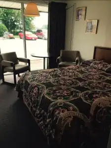 Town N Country Motor Inn - 1