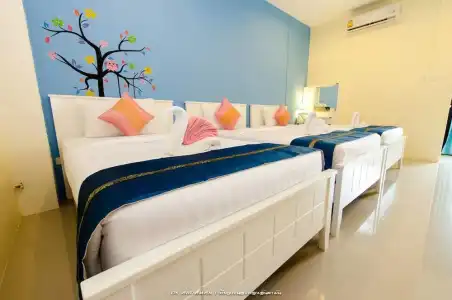 Petch Ranong at Town - 16