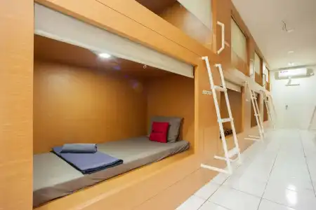 RedDoorz Hostel near Taman Puring - 11