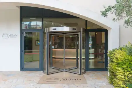 Vittoria Resort Pool & Spa - 7