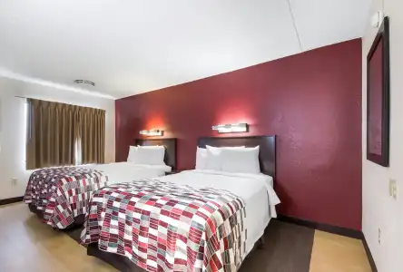 Red Roof Inn Laredo - 17