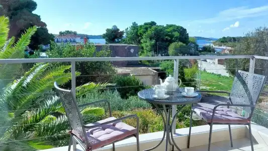 Refresh Boutique Apartments - 96