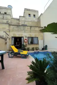 Grotto's Paradise B&B - 0