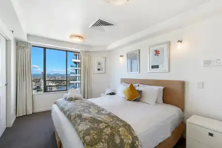 Surfers Century Oceanside Apartments - 22