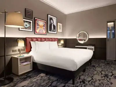 The Trafalgar St. James London, Curio Collection by Hilton - 52