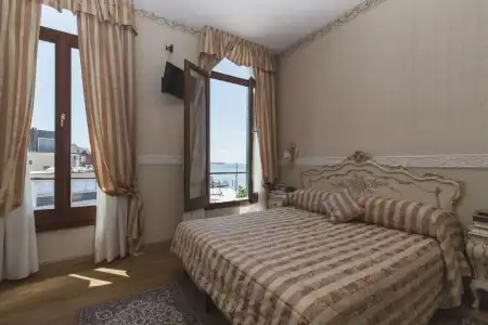Riviera - 4