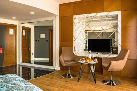 Novel Centre Point - 34