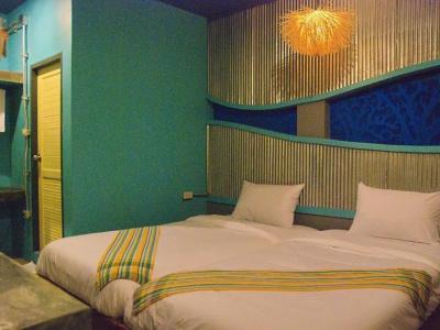 Seabox Khaolak Hostel - 41