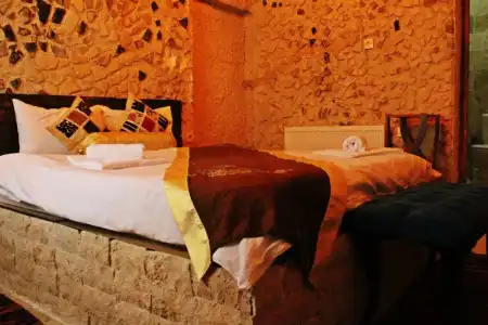 Stone Age Mansion - 55