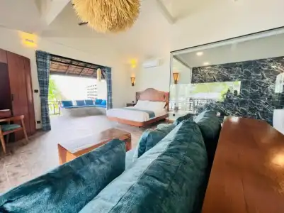 Absolute Beachfront Resort - 42