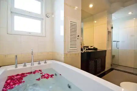 LK Royal Suite Pattaya - 13