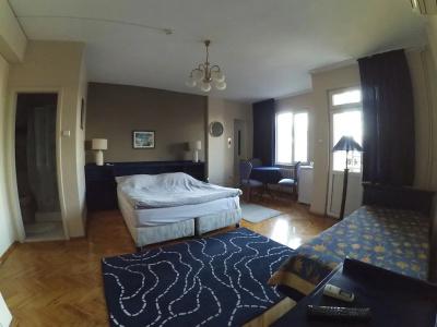 Berk Guesthouse - 'Grandma's House' - 55