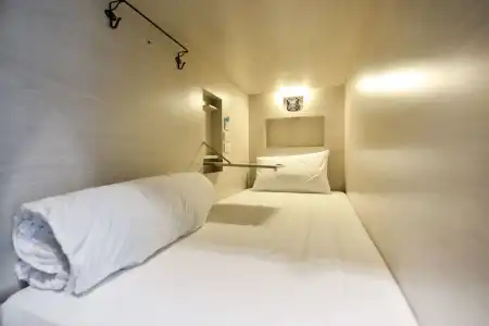 The Cube Hostel Silom - 4