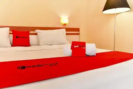 RedDoorz Plus near Mall Bali Galeria 2 (ex. Sylvia Bali Suite Residence) - 34