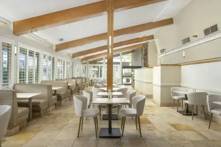 DoubleTree by Hilton San Diego Bayside - 41