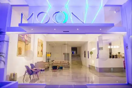 Moon & Spa. - 11
