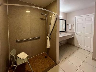 Super 8 by Wyndham Mesa Downtown Near Convention Center - 62