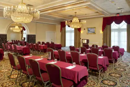 DoubleTree Suites by Hilton Lexington - 48