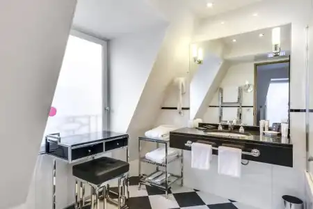 Le 12 - 43