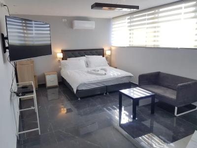Lago Suites - 1