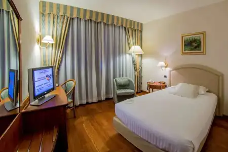 Best Western Globus City - 33