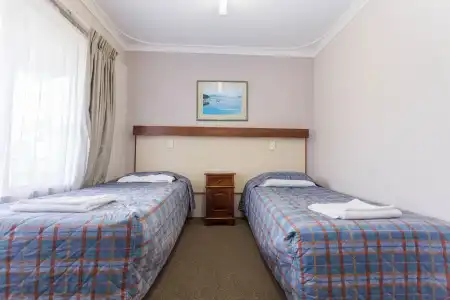 Sleepwell Motel - 33