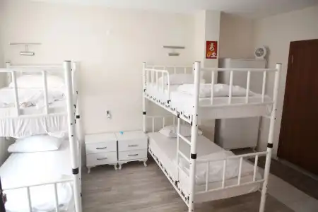 Rooster Hostel - 4