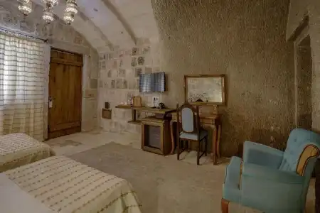 Hera Cave Suites - 103