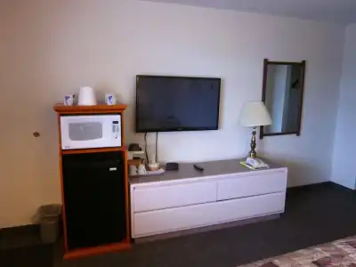 Chinook Motel - 15