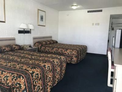 Superlodge Motel - 4