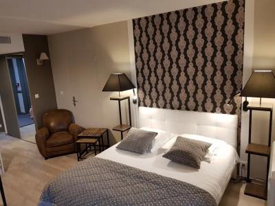 Le Trophée Boutique Hôtel Spa - La Loggia Appart'hôtel - 89