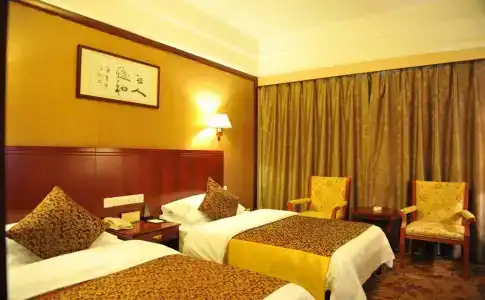 Kunming Zhong Huang - 4