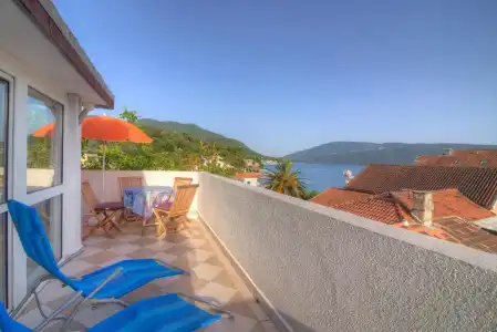 LaRos Apartments - 37