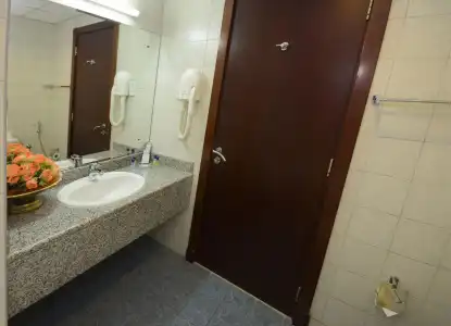 Parkside Suites Apartment - 8