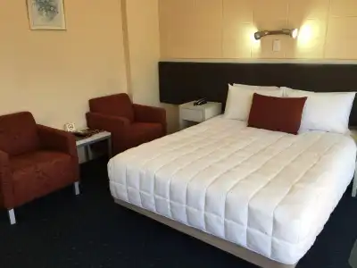 Epsom Motel - 6