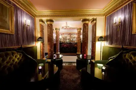 L'Hotel - 23