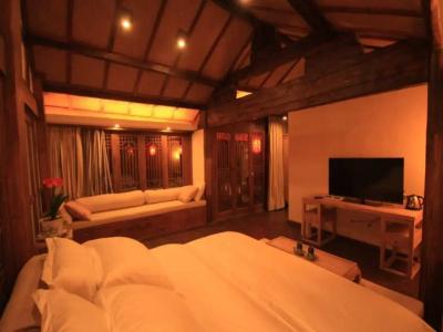Lijiang Banxicaotang Inn - 3