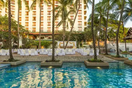 Chatrium Royal Lake Yangon - 16