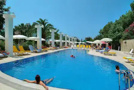 Club Aqua Plaza - 14