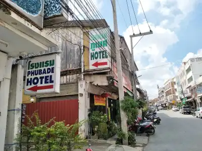 Pakchong Phubade - 0