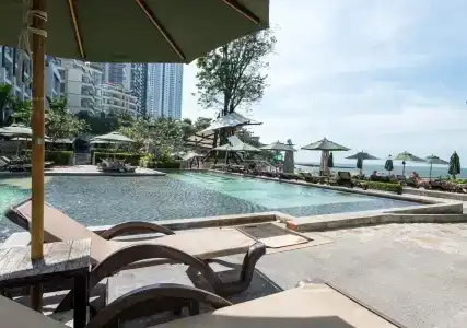 Pattaya Modus Beachfront Resort - 17