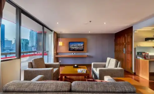 Bandara Silom Suites - 69