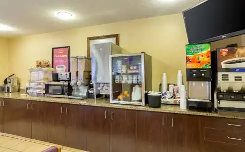 Americas Best Value Inn Fargo - 20