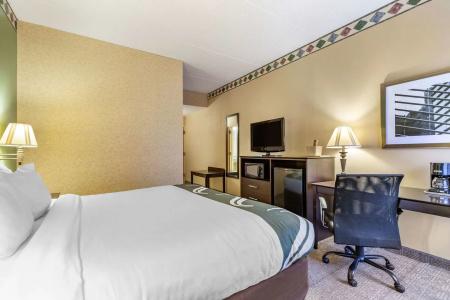Spark By Hilton San Antonio Northwest near Six Flags - 3