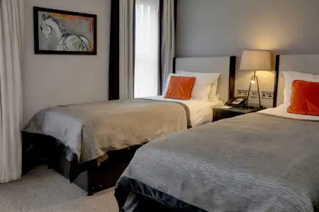 Ten Hill Place - 3