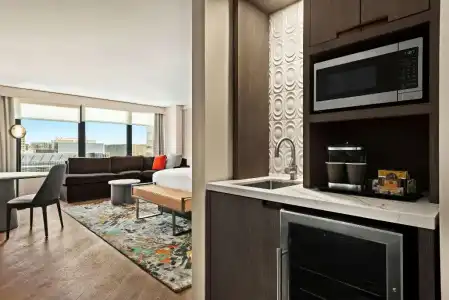Hyatt Centric Chicago Magnificent Mile - 30