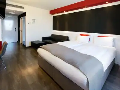 DORMERO Stuttgart - 3